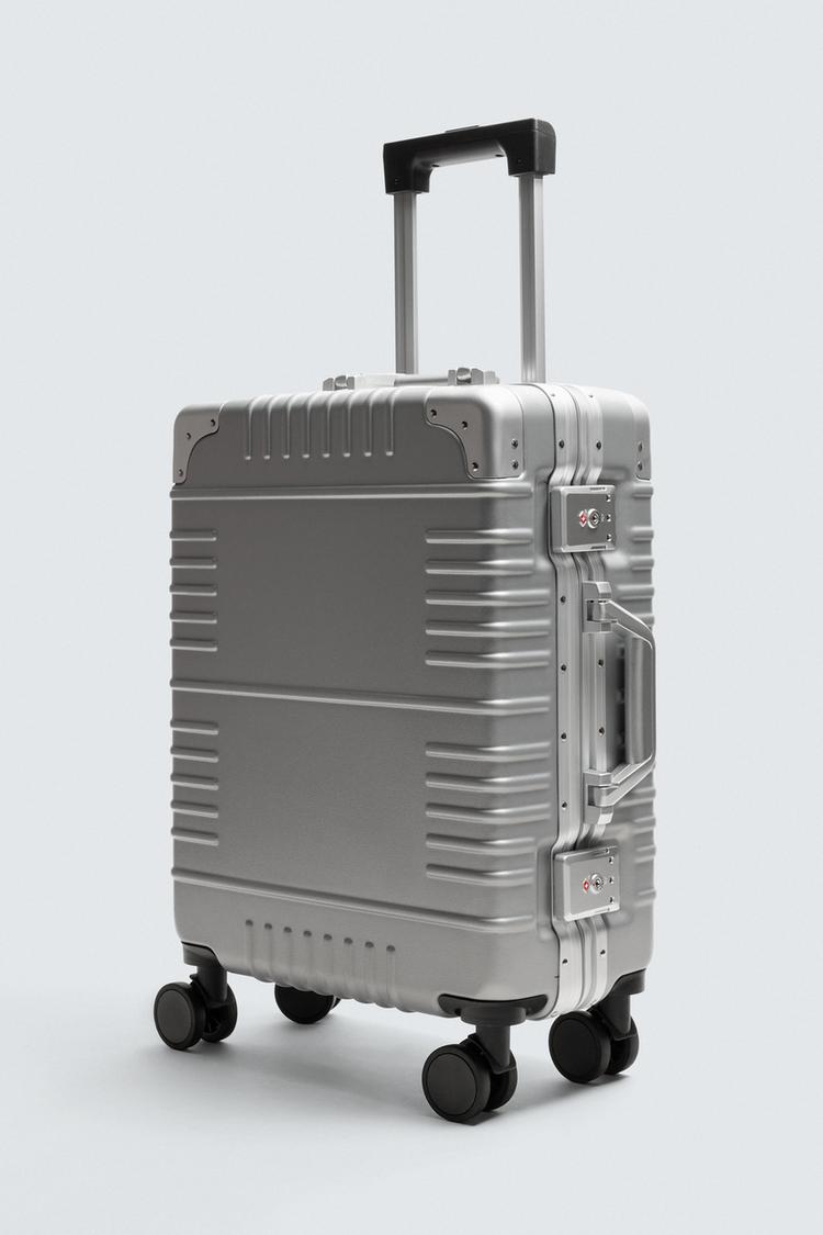 TRAVEL SUITCASE